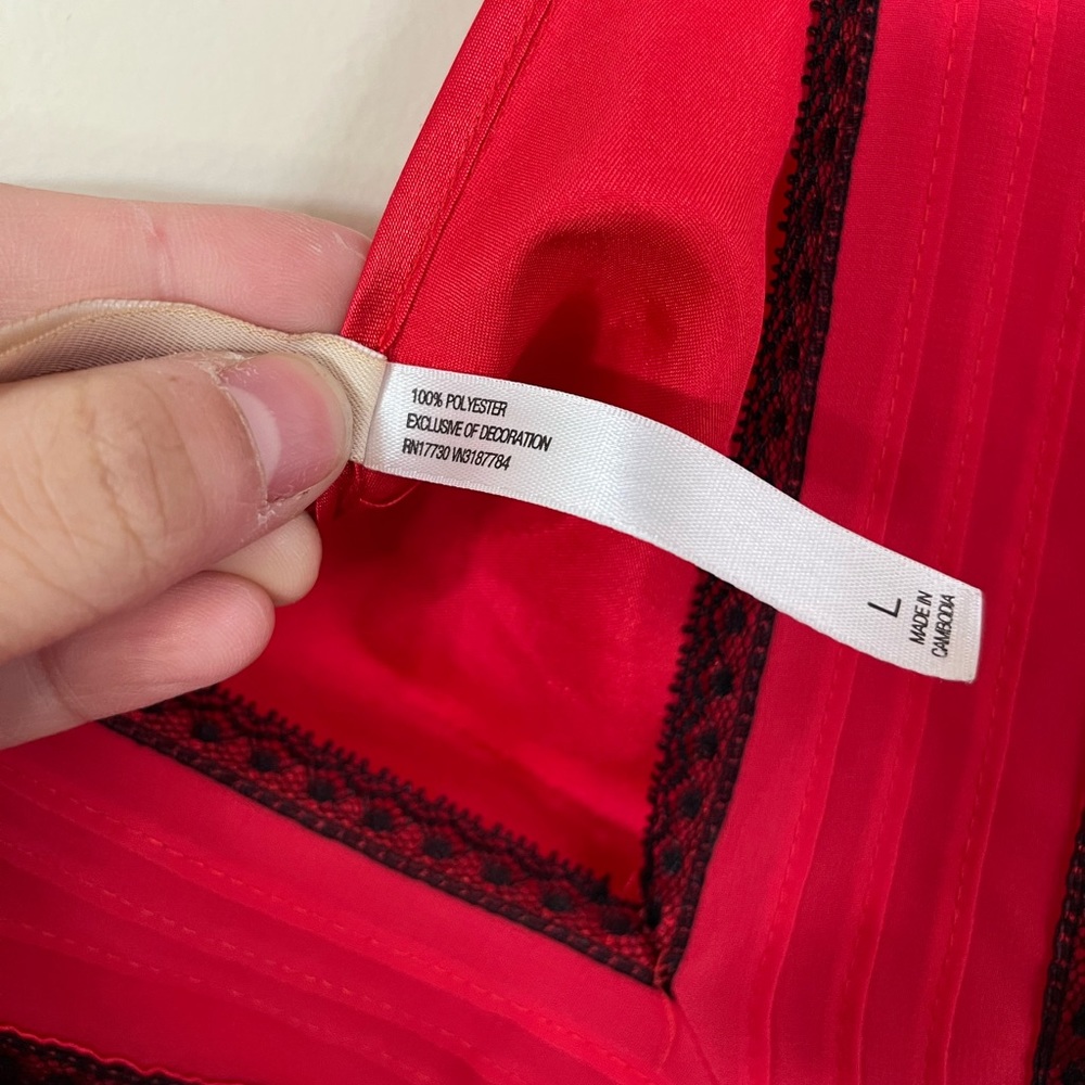 Gilligan & O’Malley Red Black Lace Detail V-Neck Sleep Shirt - Picture 5 of 7